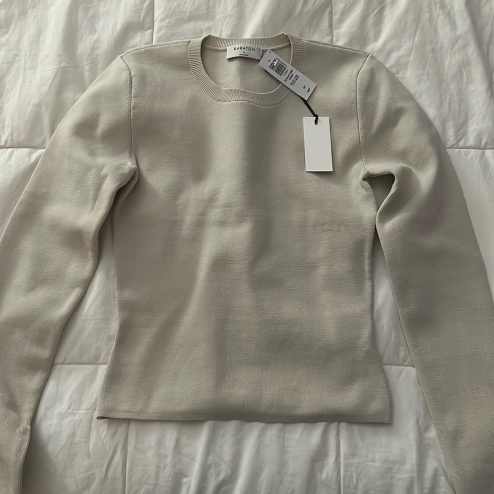 NWT Aritzia Sculpt Crew Knit Size Small